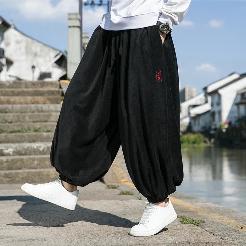 7 Street Style Outfits with Harem Pants to Recreate